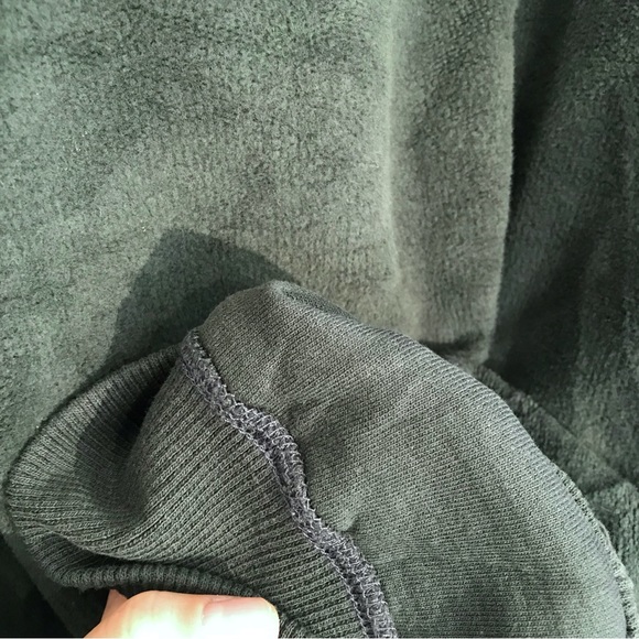 Vintage PEI fleece crewneck sweater green embroidered provincial memorabilia - Picture 4 of 7